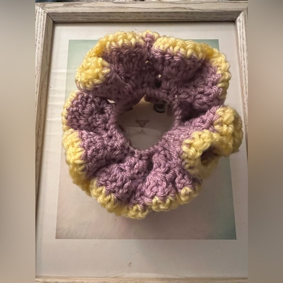 Crocheted scrunchie - Picture 4 of 4